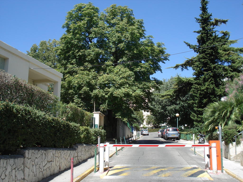 Chambre D'Hote Zen Chez Philippe Parking Compris Bed & Breakfast Marseille Exterior photo