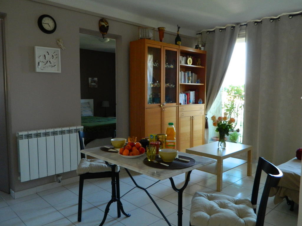 Chambre D'Hote Zen Chez Philippe Parking Compris Bed & Breakfast Marseille Exterior photo